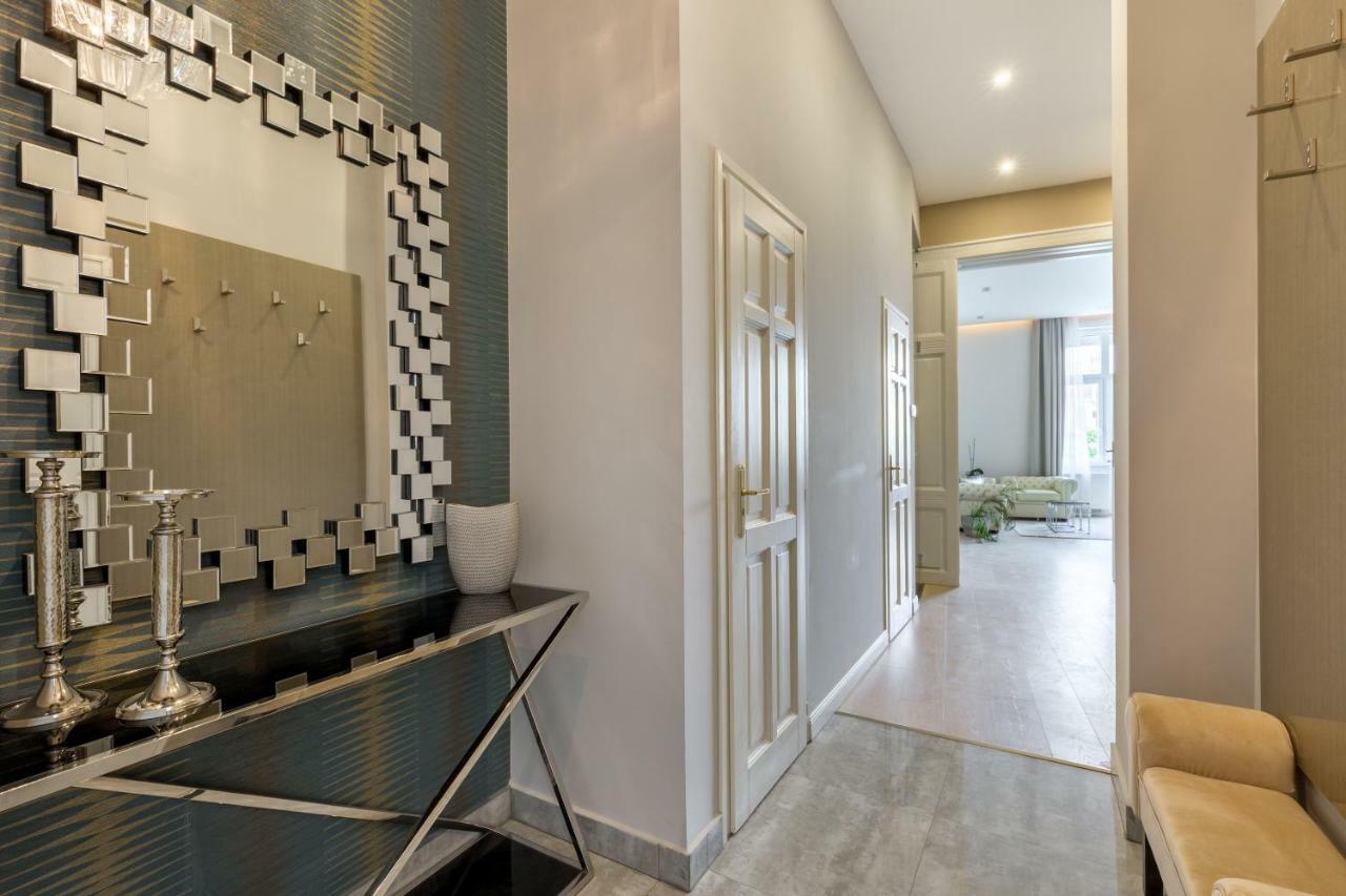 Grand Designer Dream In The Center W 3br/3bath Apartamento *