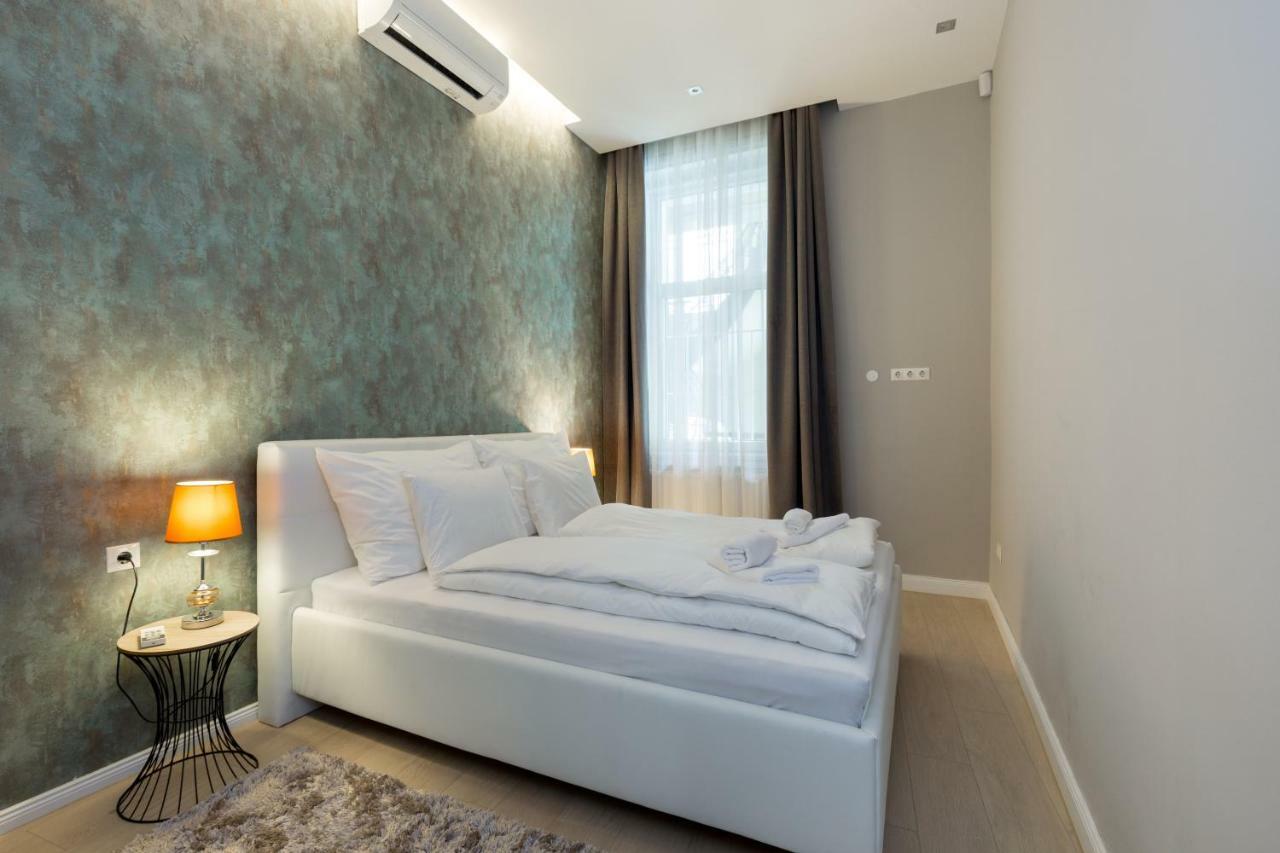 Grand Designer Dream In The Center W 3br/3bath * Budapeste