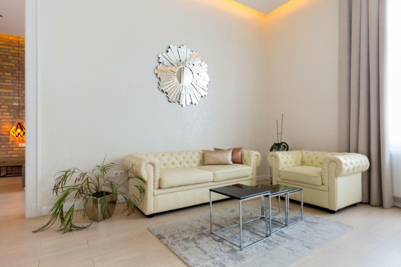 Grand Designer Dream In The Center W 3br/3bath Budapeste
